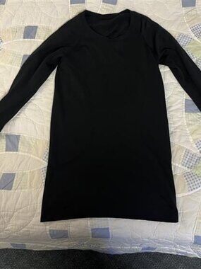 Swiftly Tech Long-Sleeve Shirt 2.0 *Hip Length (Size 2)
